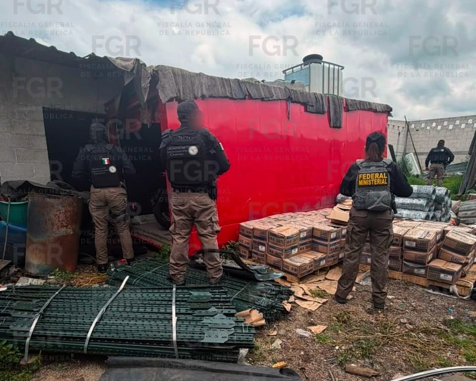FGR asegura inmueble donde presuntamente se guardaban vehículos robados en San Pablo del Monte